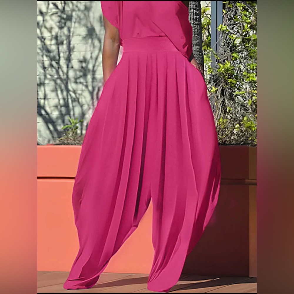 New never worn lightweight casual deep pink pants. You can dress them up or down